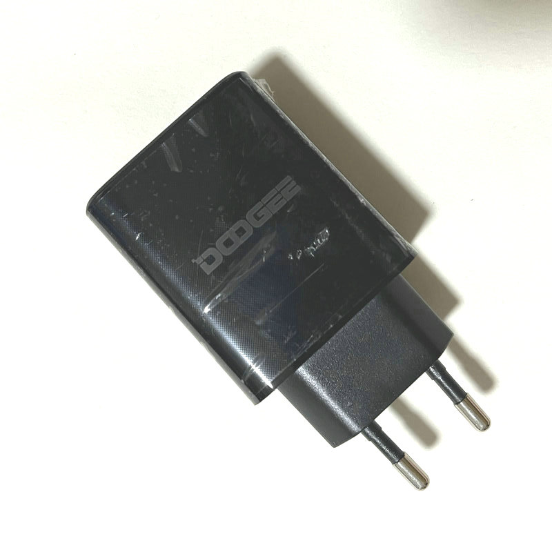Adaptador de energia para doog - Travel Accessories For Europe avaliação e preço